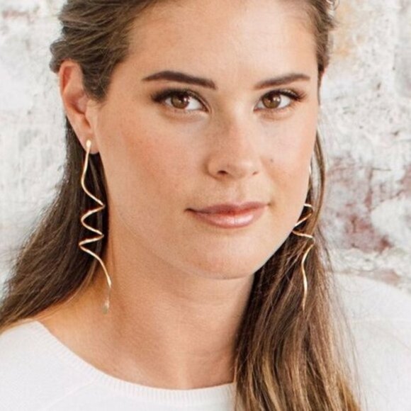 Goldie Earrings Handmade in India - Picture 3 of 4